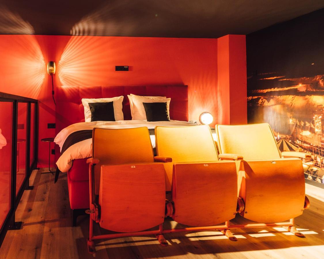 Oldschool Hotel ウィンタースウェイク エクステリア 写真